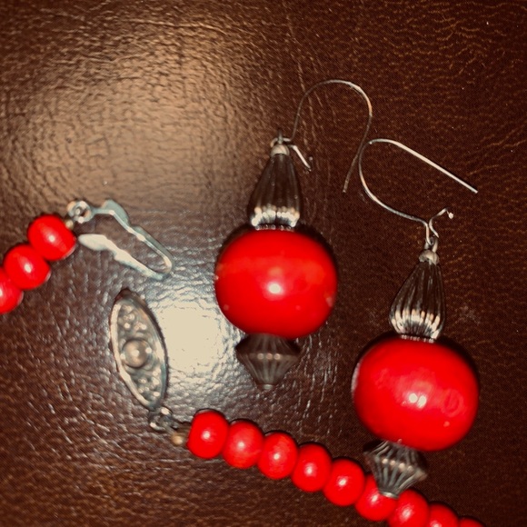 Vintage Wooden Beads with Silver Spacers - Picture 5 of 8